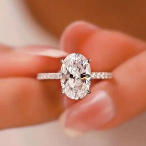 Stunning shimmering diamond wedding ring sz 6